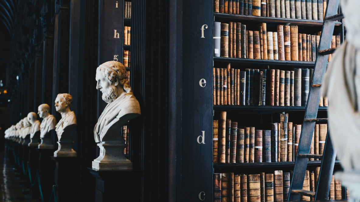 Corte dei conti, libreria, busti