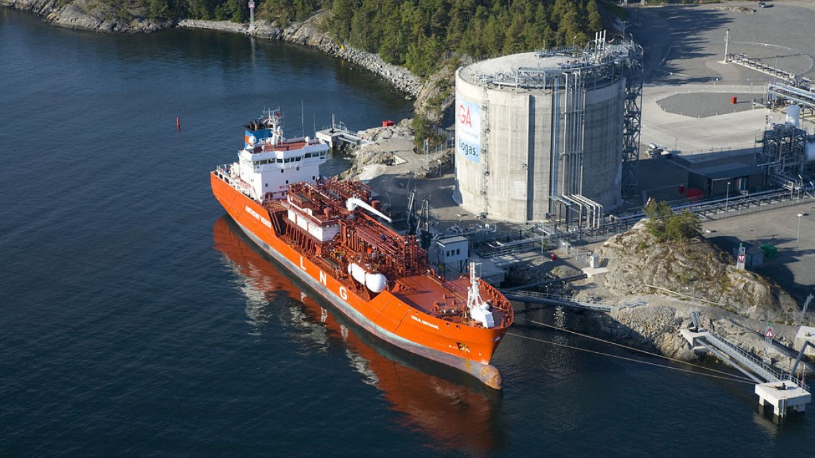 lng-terminal_wikimedia_commons.jpg