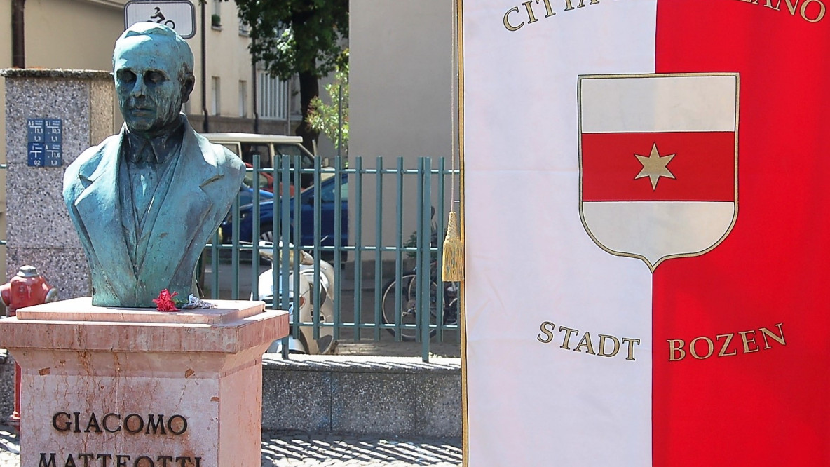 Il busto che ricorda Giacomo Matteotti