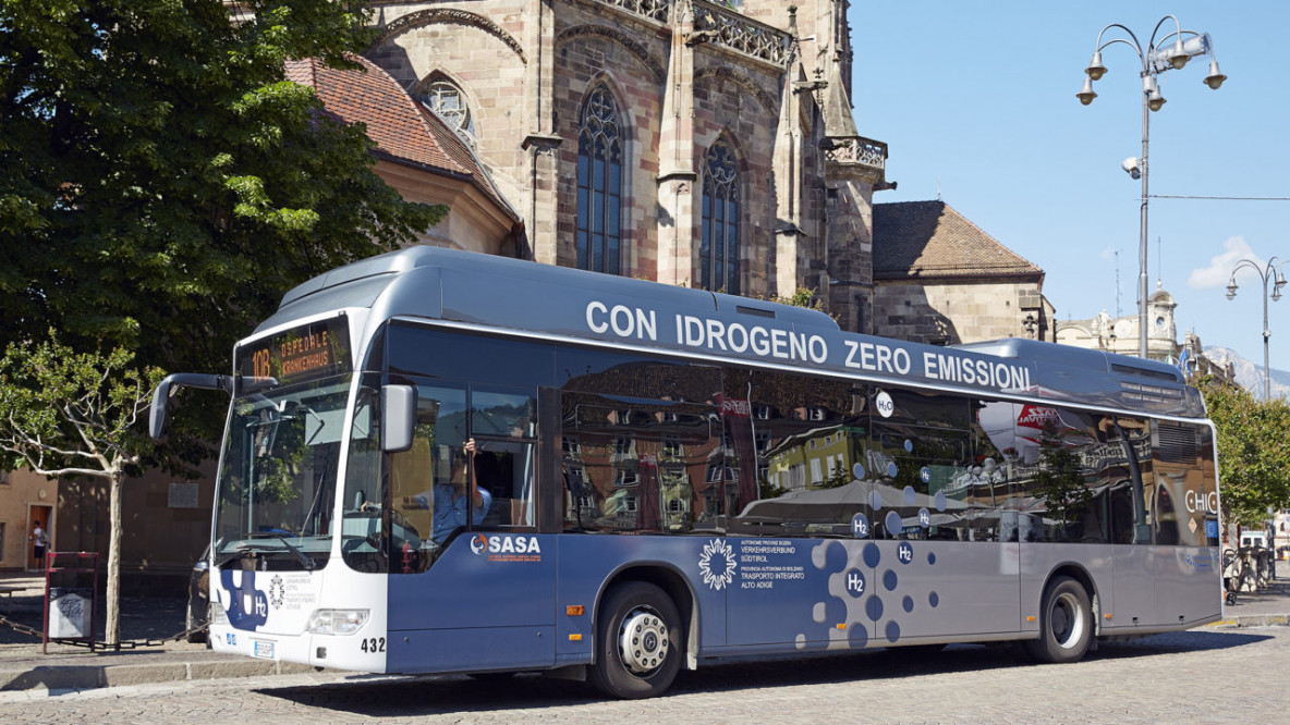 mercedes-benz-citaro-432-ad-idrogeno-di-sasa-foto-provincia-di-bolzano.jpg