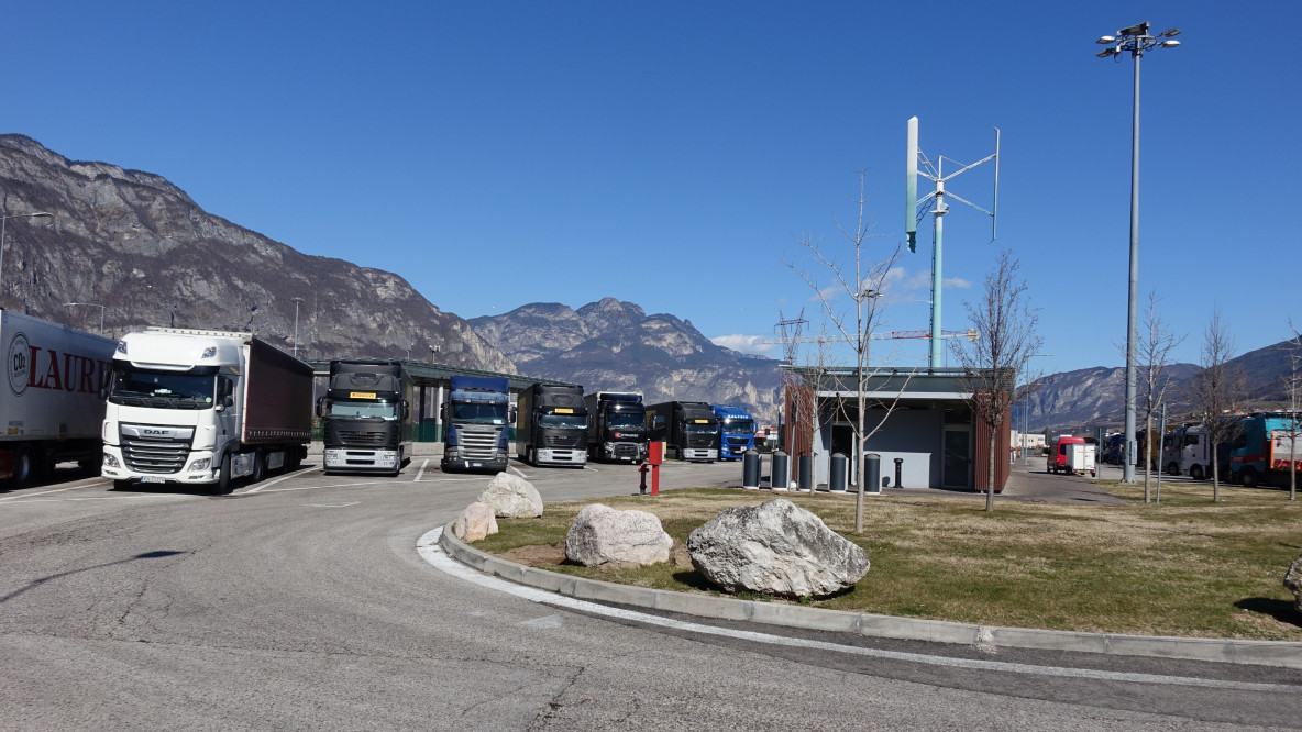 Paganella est, tir, camion, A22, Autobrennero, autostrada