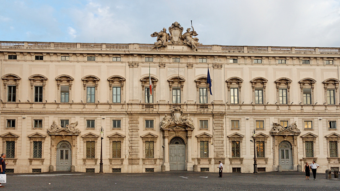 palazzo_della_consulta_roma_2006.jpg