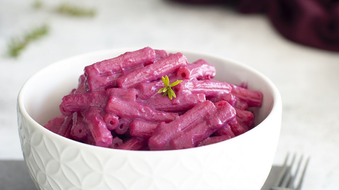 Pasta con barbabietola e ricotta