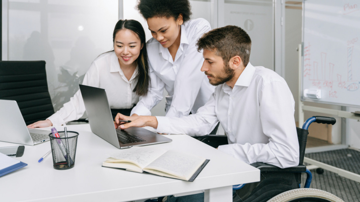 Menschen mit Behinderung am Arbeitsplatz