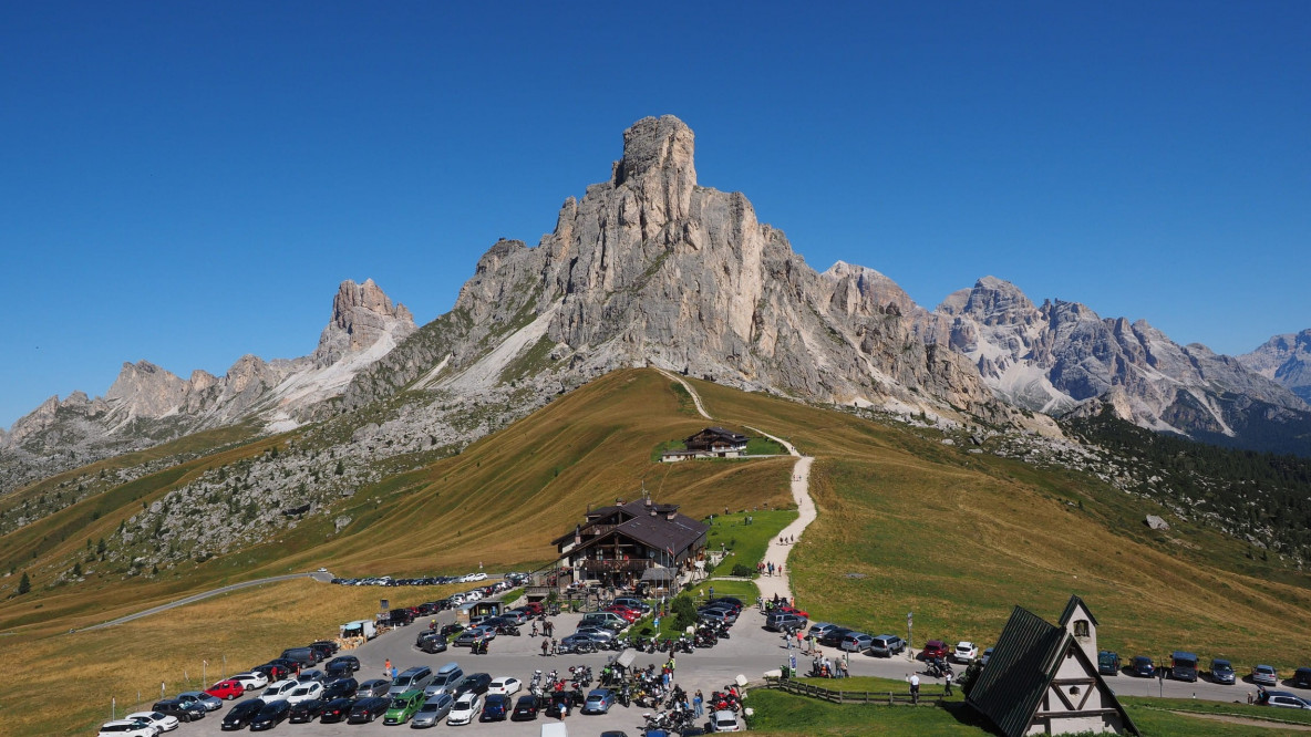 Dolomiti, auto