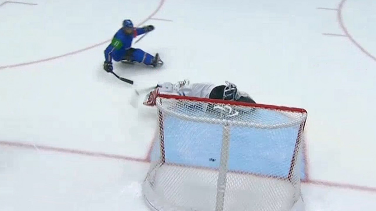 sledge hockey - gol di Nils Larch