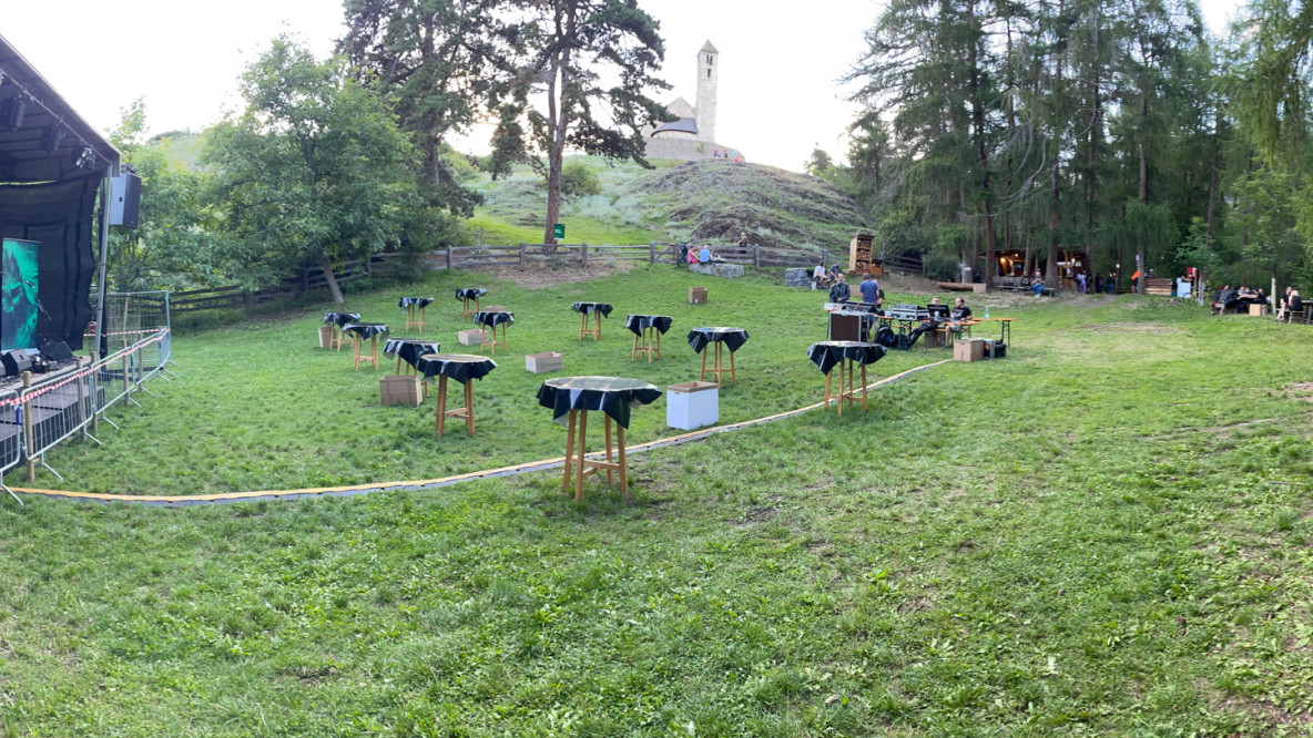 Mit Sicherheit eine der schönsten Festival-Locations des Landes: 360°-Aufnahme des Festival-Geländes in Tartsch bei Mals.