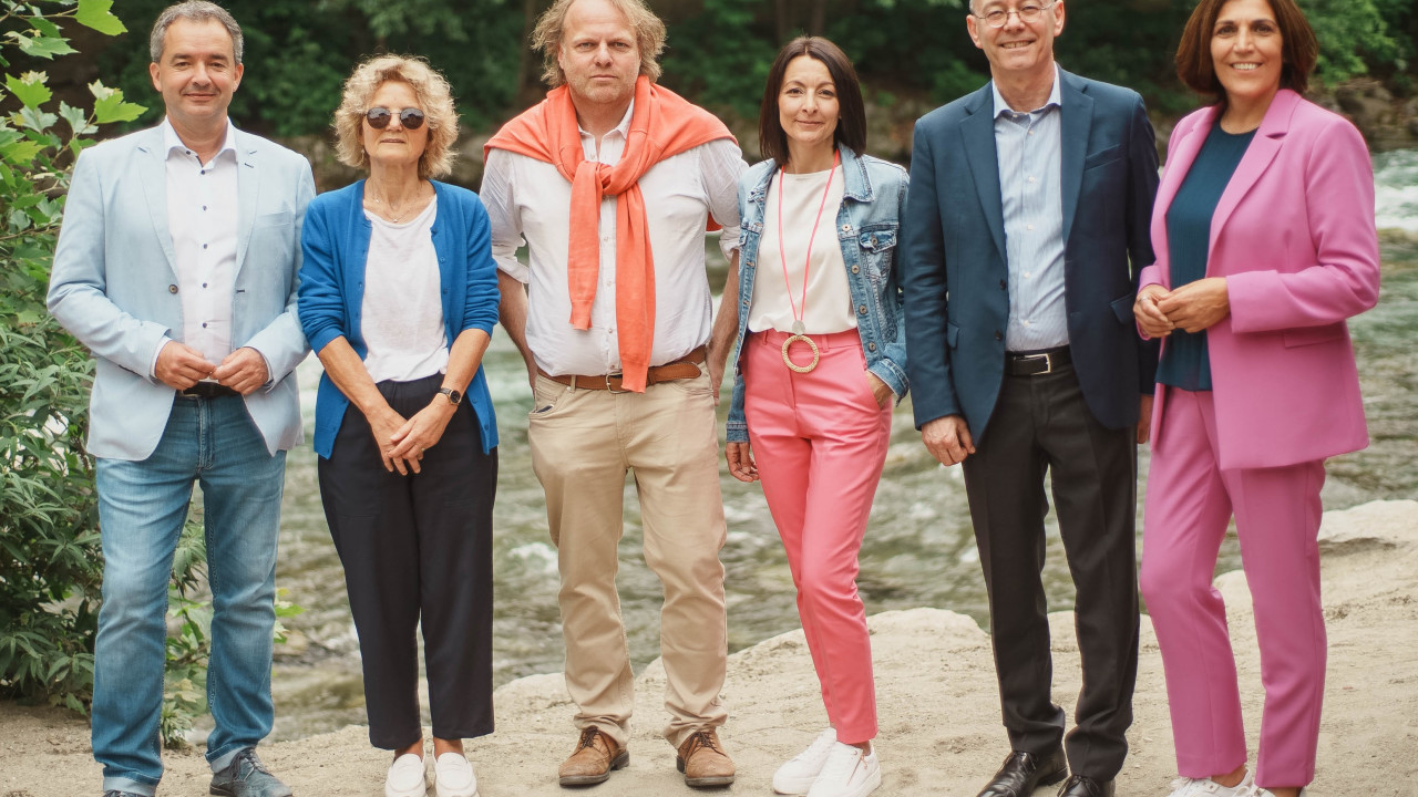 team_k_burggrafenamt_v.l.n.r._paul_koellensperger_-_sabine_kiem_-_christian_peintner_-_tanja_rainer_-_josef_ruffa_-_maria_elisabeth_rieder_.jpg