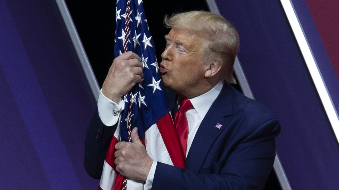 Trump, US-Flagge