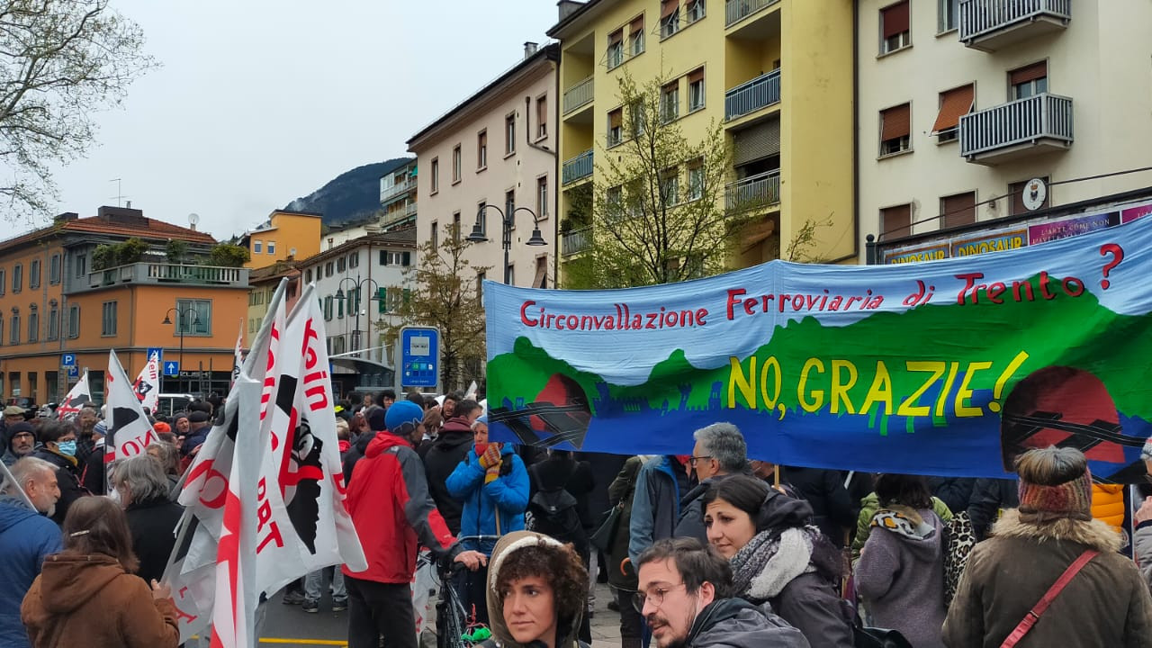 Corteo trento no tav