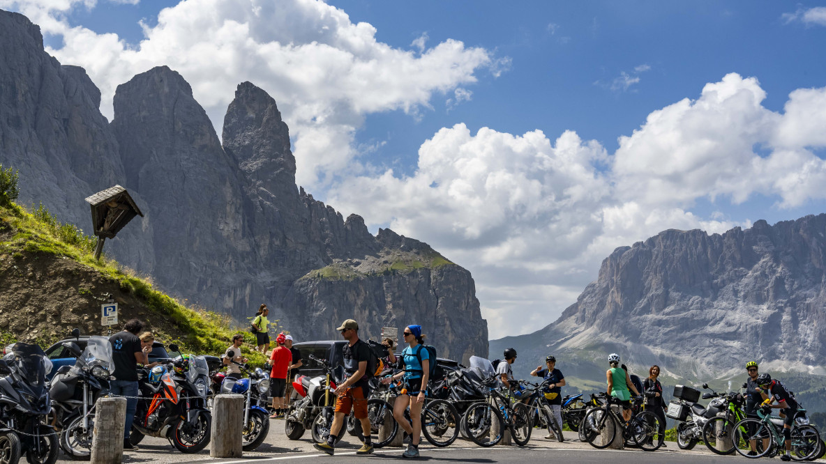 Grödner Joch_fahrrad_bici_verkehr_traffico_mobilität_mobilità_overtourism