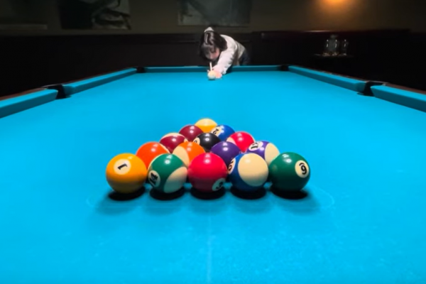 Lien Kienzl: „Pass auf“, Offizieller Videoclip, 2025.