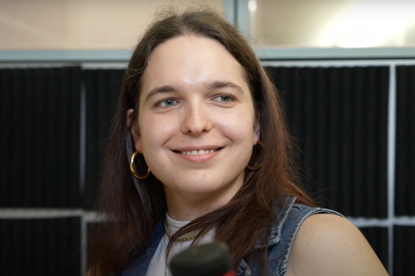 Lara Peer