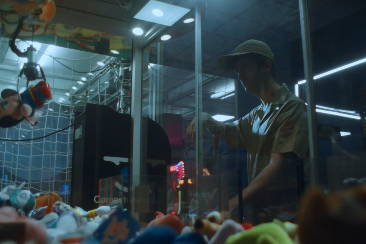 Dente, Clip „Hey“, 2025.