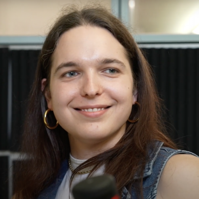 Lara Peer