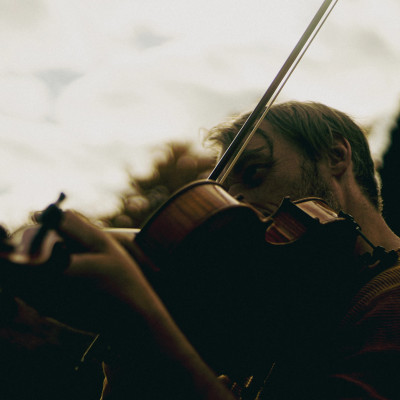 Feste Formationen wie Opas Diandl, aber vor allem spontane Musik in vielen unterschiedlichen Situationen: Markus Prieth versucht sich für die Wirtshausmusik einzusetzen.