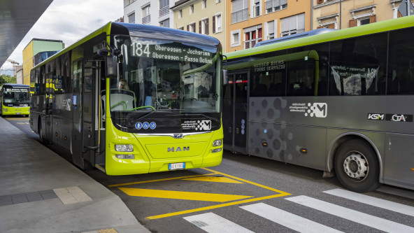 bus, nahverkehr, mezzi pubblici, sasa
