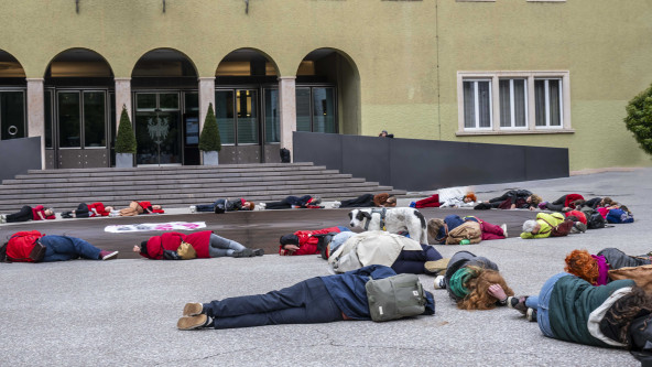 Flashmob, Frauenmarsch, Magnago Platz, Bozen