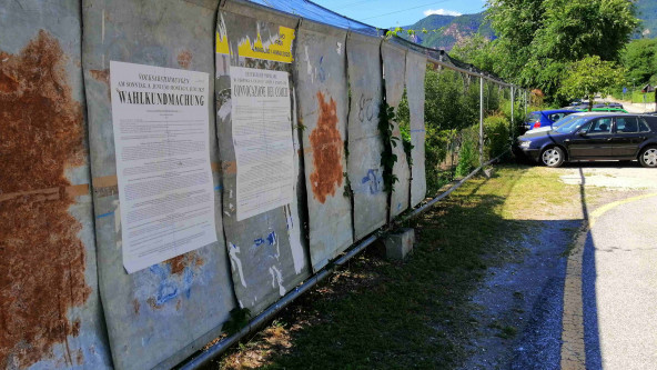 Plakatwände zum Referendum vom 8. und 9. Juni 2025