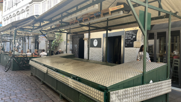 Geschlossene Stände am Obstmarkt