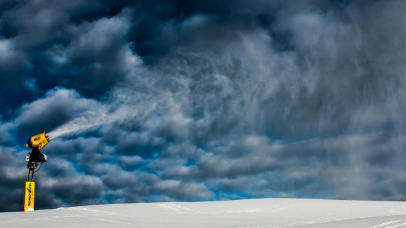 Schneekanonen_cannone sparaneve_neve artificale_kunstschnee_pawel-fijalkowsk.jpg
