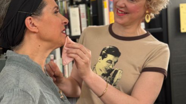 Die Meisterin der Maske