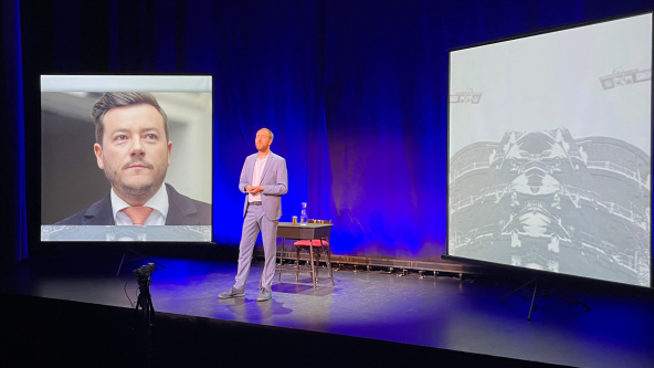 Rene Benko Theater Fuhr