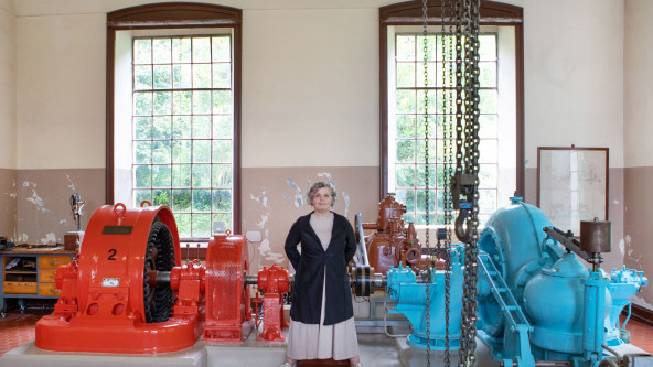 Anna Rottensteiner, Buch Mutterbande, altes Kraftwerk