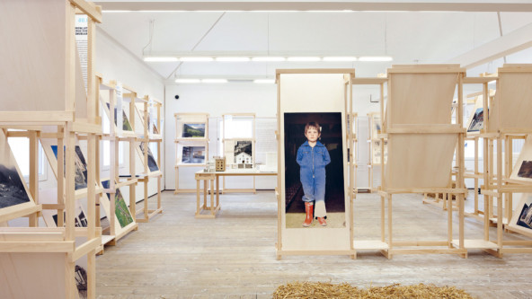 »Der nicht mehr gebrauchte Stall«, eine Ausstellung unter dem Patronat des Bündner Heimatschutzes Flims, Dornbirn, Meran und Samedan, 2010