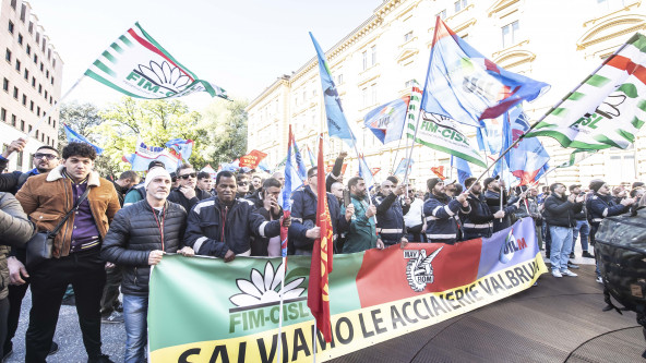 Manifestazione Demo Valbruna Piazza Magnago