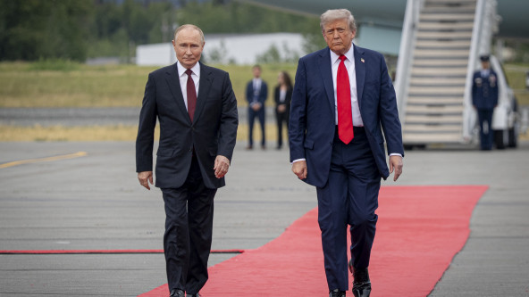 trump_putin_alaska_arrival