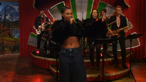 Nenda live bei „Willkommen Österreich“ (25.11.2025)