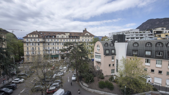 Parkplatz, Hotel Laurin