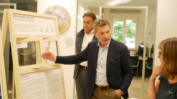 Ausstellungseröffnung Vogelsicheres Bauen
