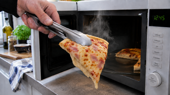 Pizza in Mikrowelle