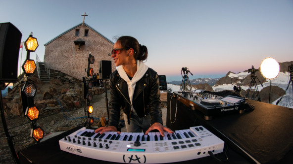 DJ ENA