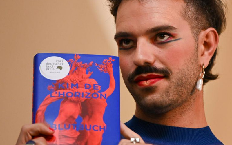 Blutbuch von Kim de l'Horizon