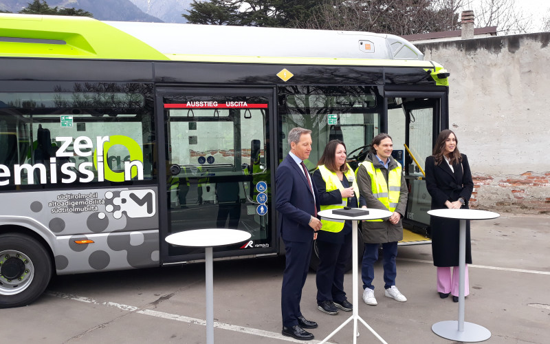 Da sinistra, il sindaco di Merano, Dario Dal Medico, la presidente di Sasa, Astrid Kofler, il direttore generale di Sasa, Ruggero Rossi de Mio, e l’a.d. di Rampini, Caterina Rampini.