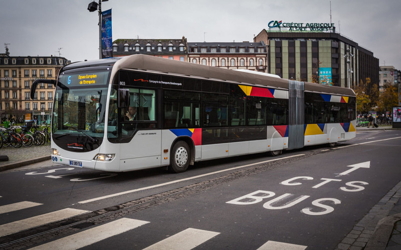 Un bus CNG della linea G BRT/BHNS a Strasburgo, 14 novembre 2013