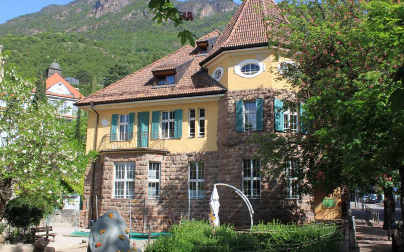 asilo via knoller