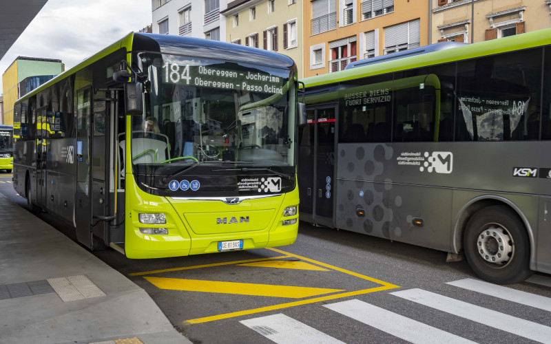 bus, nahverkehr, mezzi pubblici, sasa