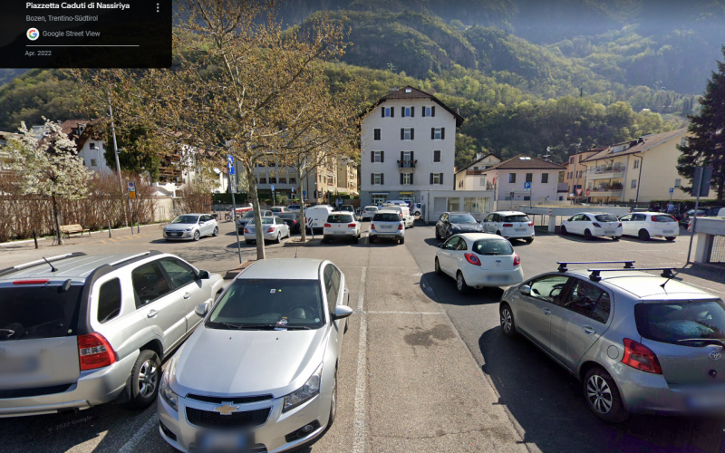 Nassirya Parkplatz in Bozen