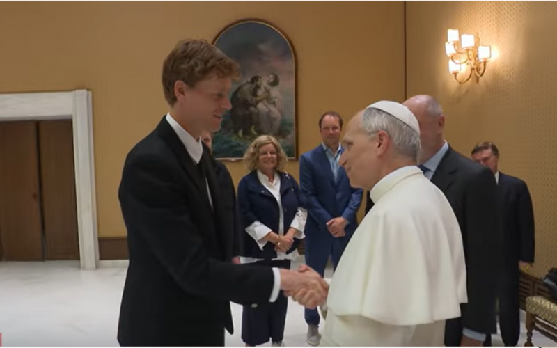 Sinner trifft Papst