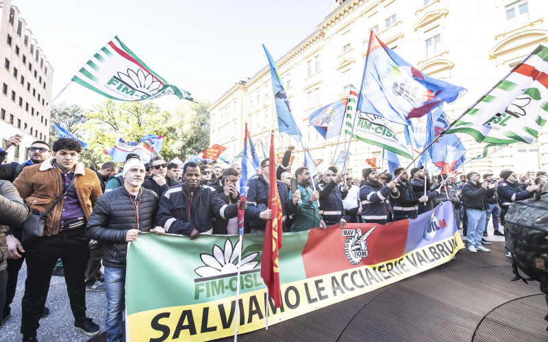 Manifestazione Demo Valbruna Piazza Magnago