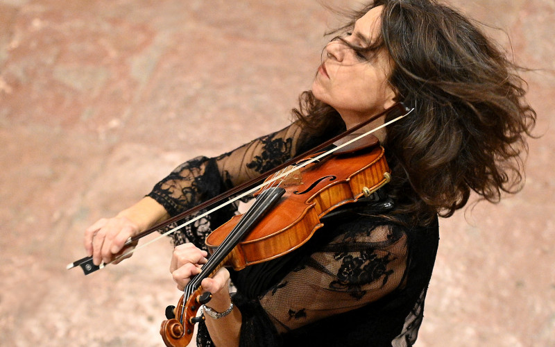 silvia mandolini, violinista