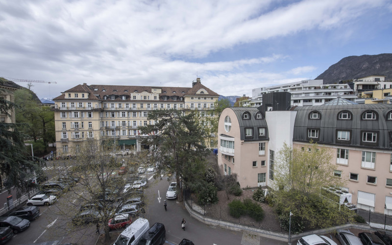 Parkplatz, Hotel Laurin